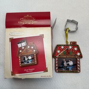 Hallmark Keepsake Christmas Ornament Our Family Photo Holder 2003 new